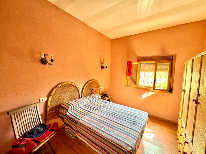 Image No.9-2 Bed House for sale