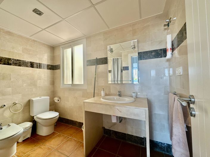 Image No.16-2 Bed Apartment for sale