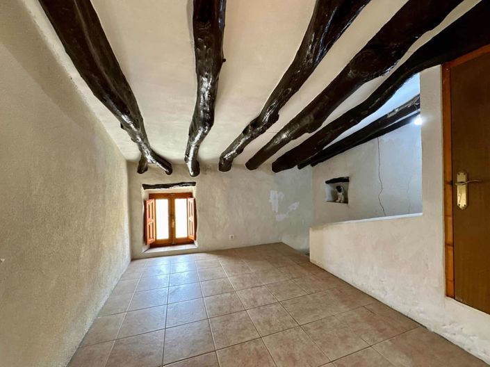 Image No.12-4 Bed Townhouse for sale