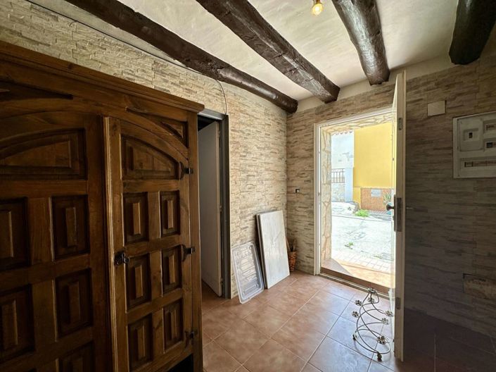 Image No.22-4 Bed Townhouse for sale