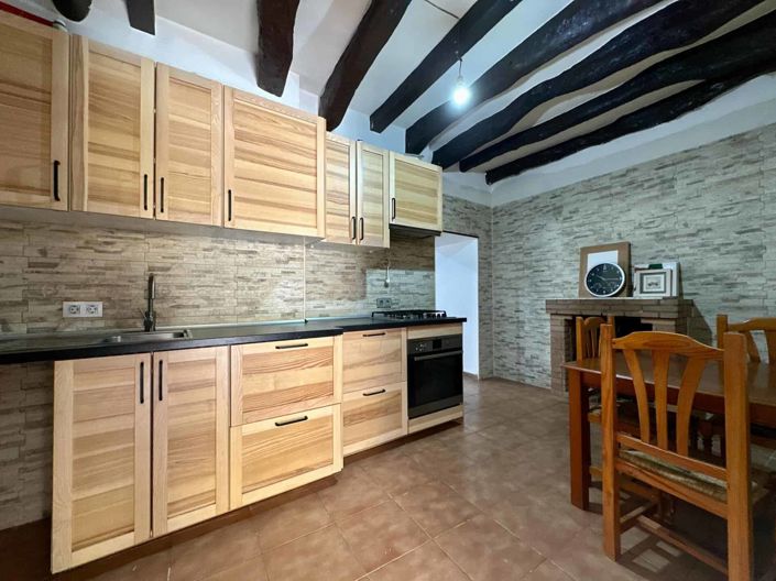 Image No.23-4 Bed Townhouse for sale