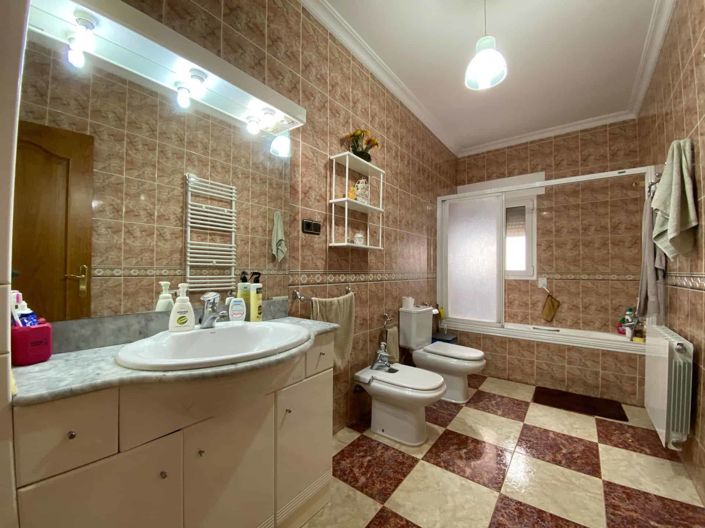 Image No.48-4 Bed Villa for sale