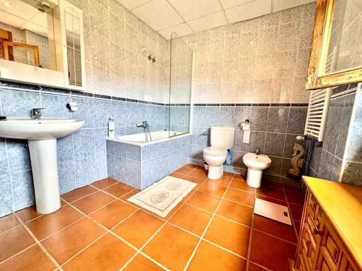 Image No.22-6 Bed Villa for sale