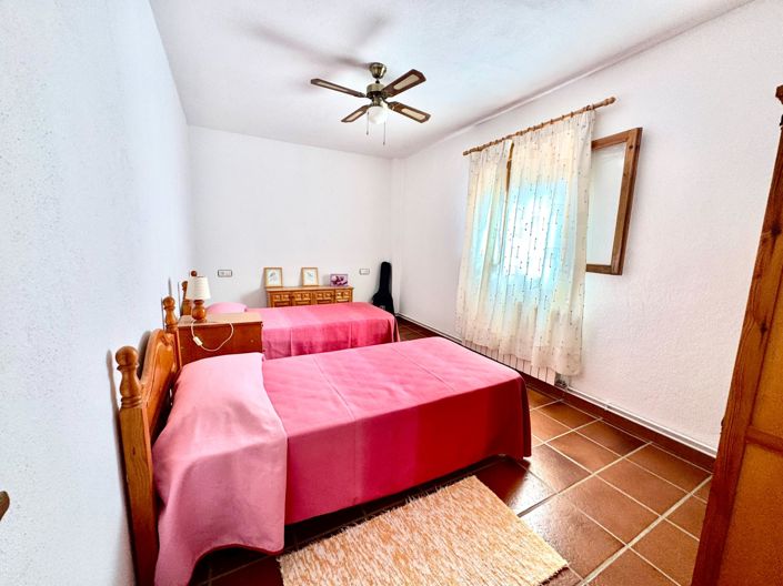 Image No.27-6 Bed Villa for sale