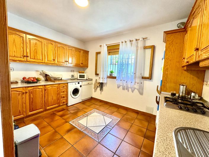 Image No.29-6 Bed Villa for sale