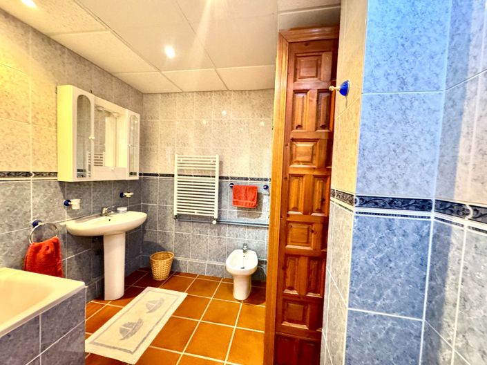 Image No.33-6 Bed Villa for sale