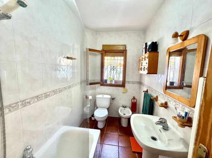 Image No.40-6 Bed Villa for sale