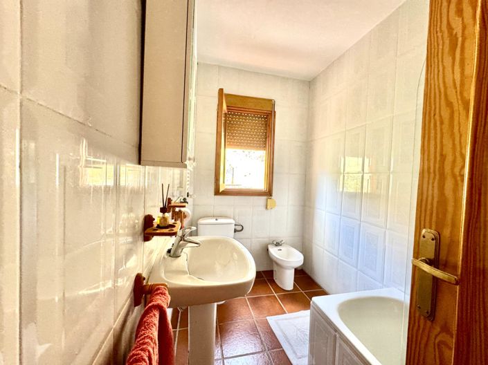 Image No.41-6 Bed Villa for sale