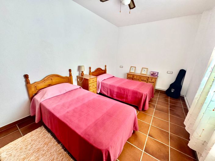 Image No.42-6 Bed Villa for sale