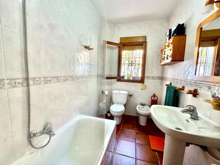 Image No.86-6 Bed Villa for sale