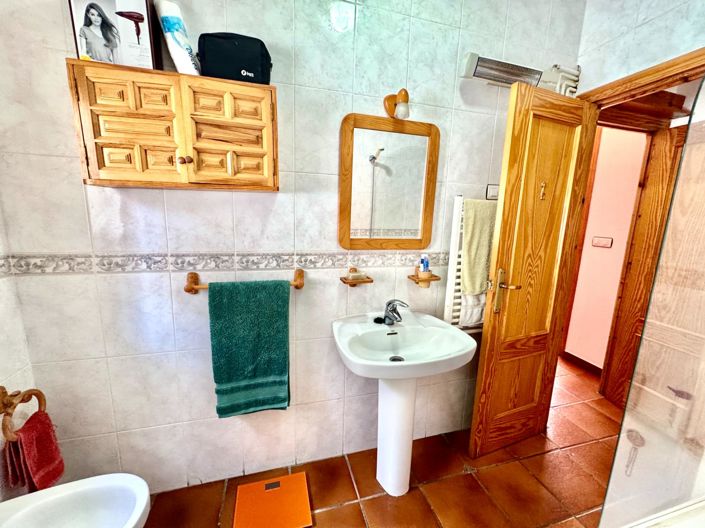 Image No.87-6 Bed Villa for sale