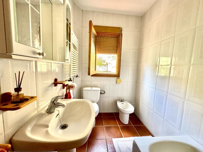 Image No.90-6 Bed Villa for sale