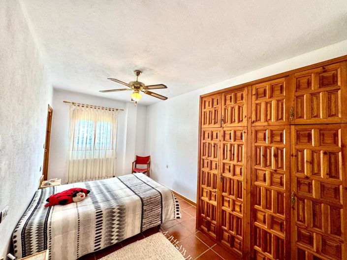 Image No.92-6 Bed Villa for sale