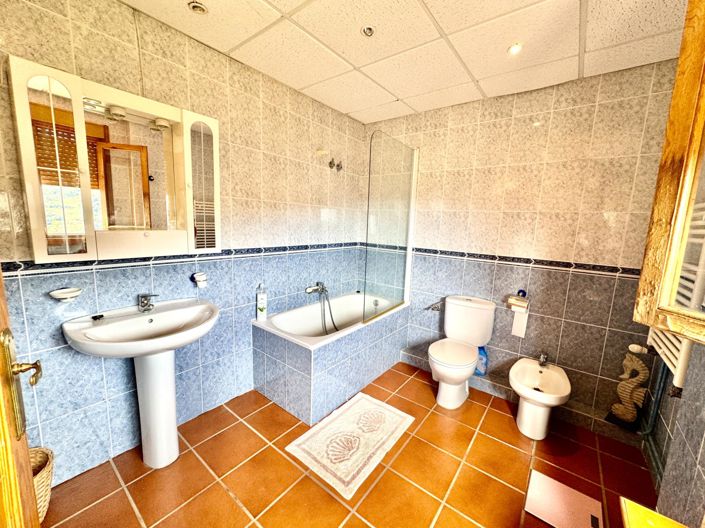 Image No.93-6 Bed Villa for sale