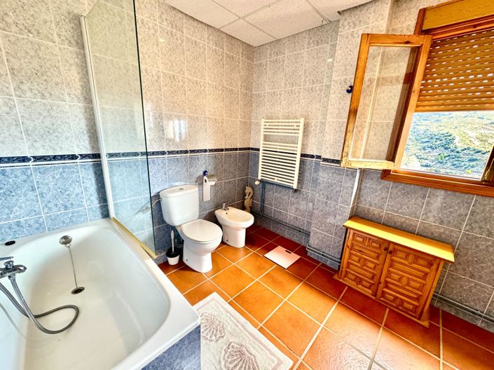 Image No.95-6 Bed Villa for sale