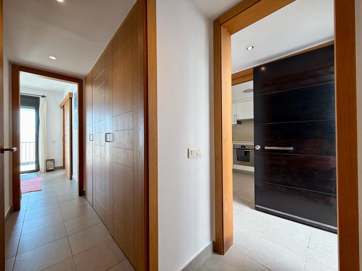 Image No.18-3 Bed Apartment for sale