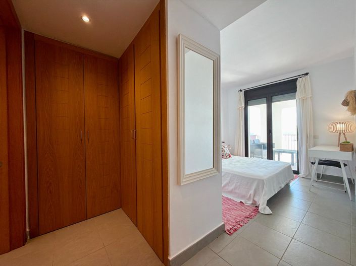 Image No.21-3 Bed Apartment for sale