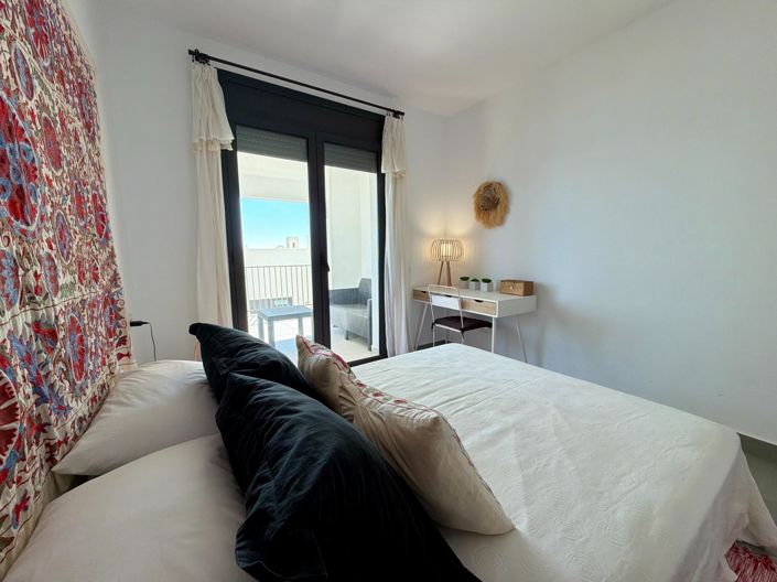 Image No.24-3 Bed Apartment for sale