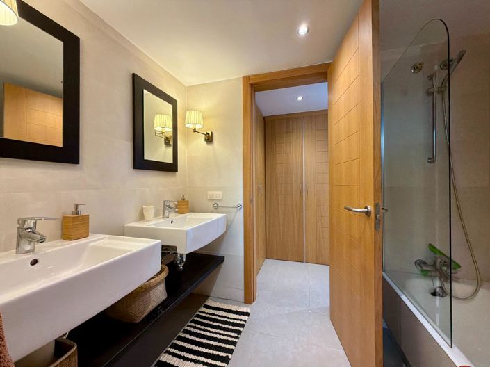 Image No.27-3 Bed Apartment for sale