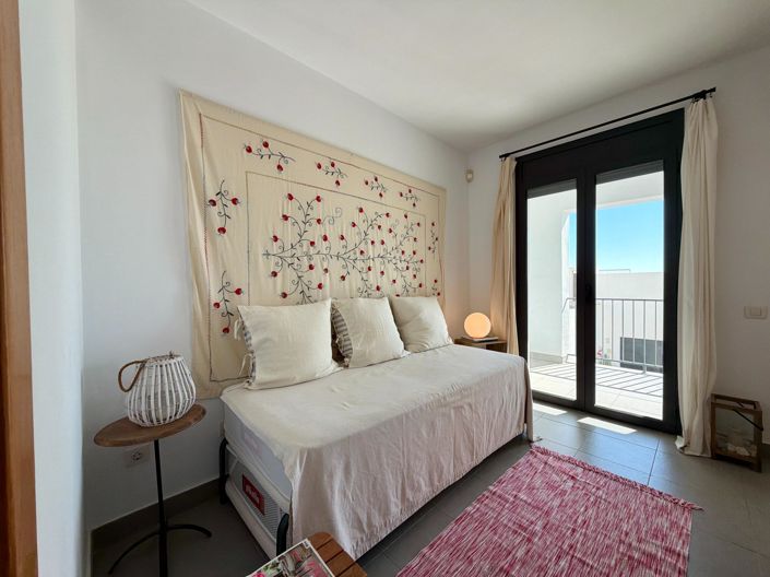 Image No.31-3 Bed Apartment for sale