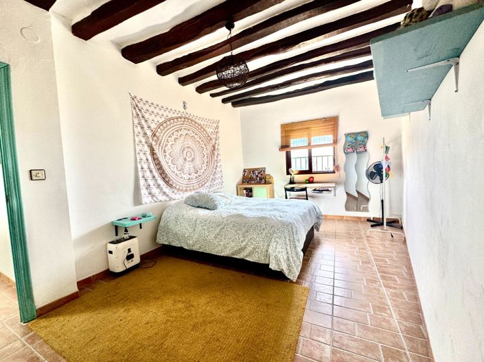 Image No.2-4 Bed Villa for sale