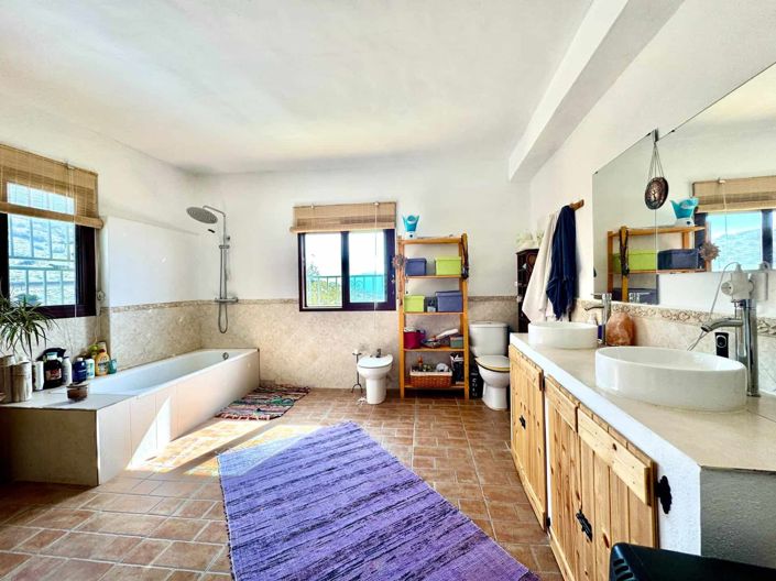 Image No.31-4 Bed Villa for sale