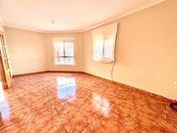 Image No.11-3 Bed Townhouse for sale