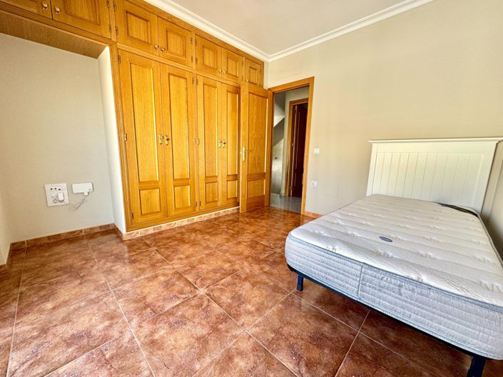 Image No.18-3 Bed Townhouse for sale