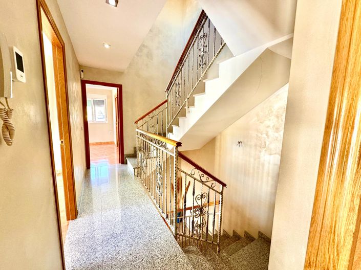 Image No.19-3 Bed Townhouse for sale