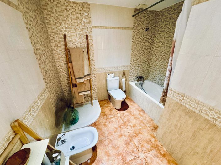 Image No.21-3 Bed Townhouse for sale