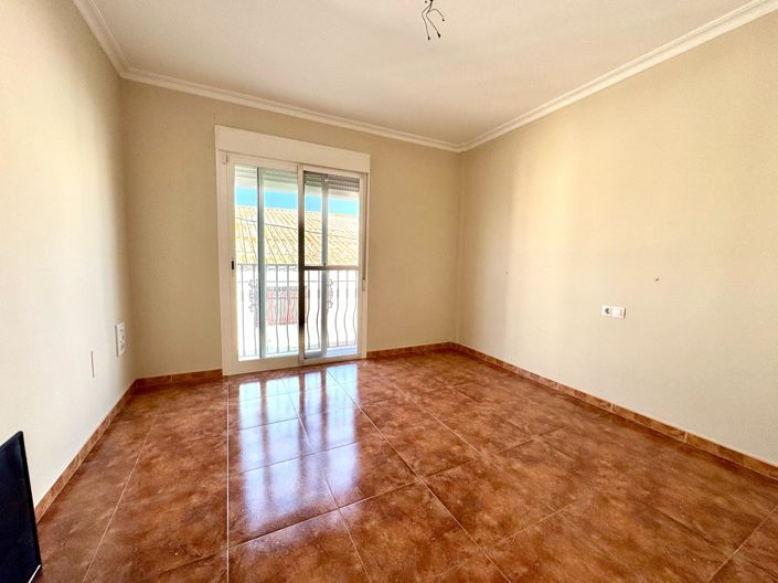 Image No.22-3 Bed Townhouse for sale