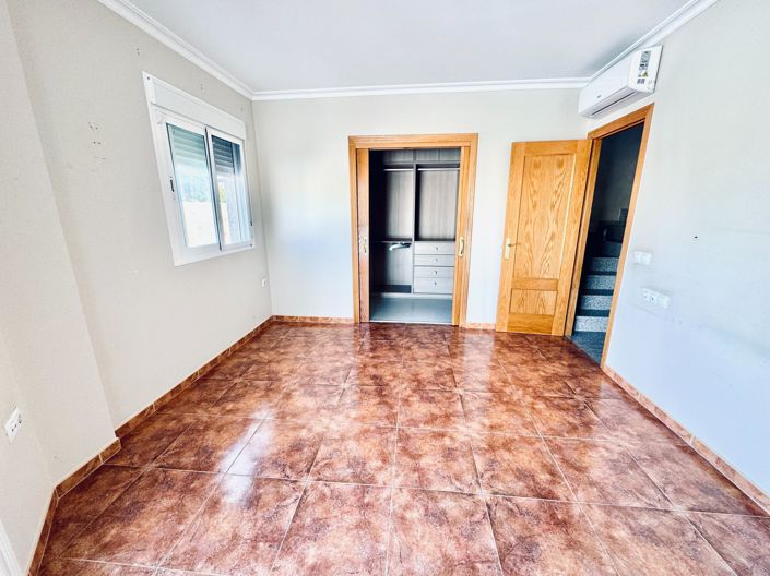 Image No.29-3 Bed Townhouse for sale