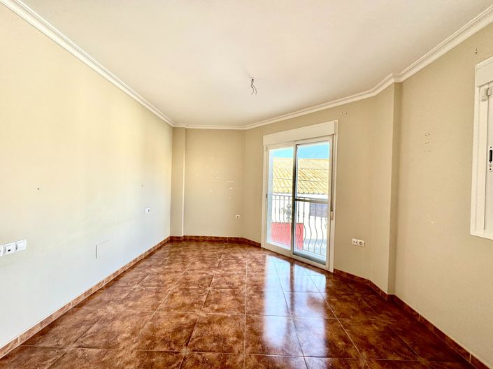 Image No.33-3 Bed Townhouse for sale