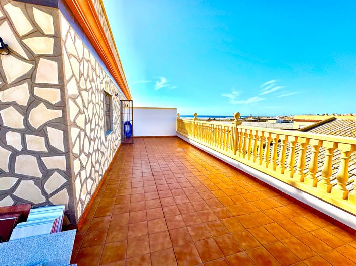 Image No.37-3 Bed Townhouse for sale