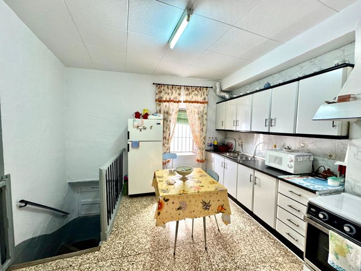 Image No.11-12 Bed Villa for sale