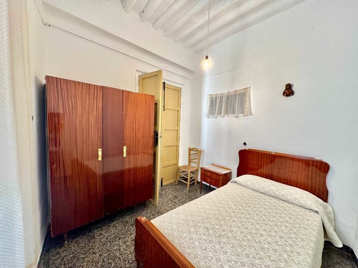 Image No.13-12 Bed Villa for sale