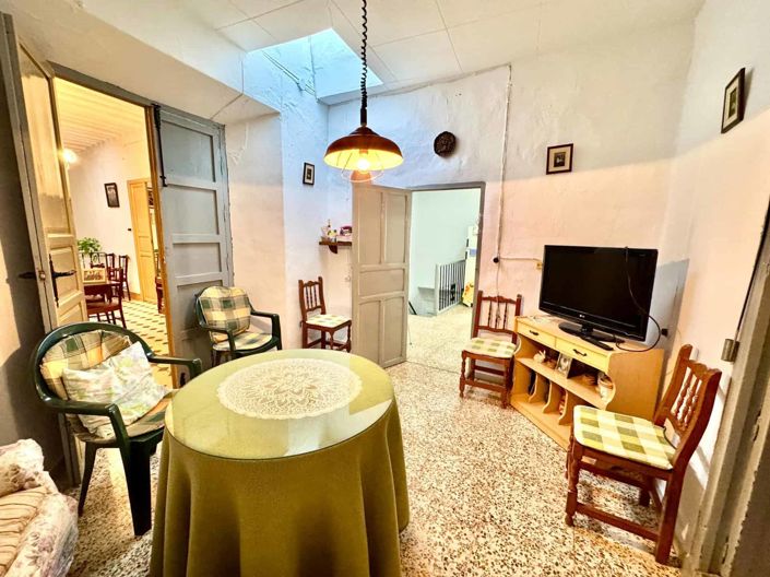 Image No.17-12 Bed Villa for sale