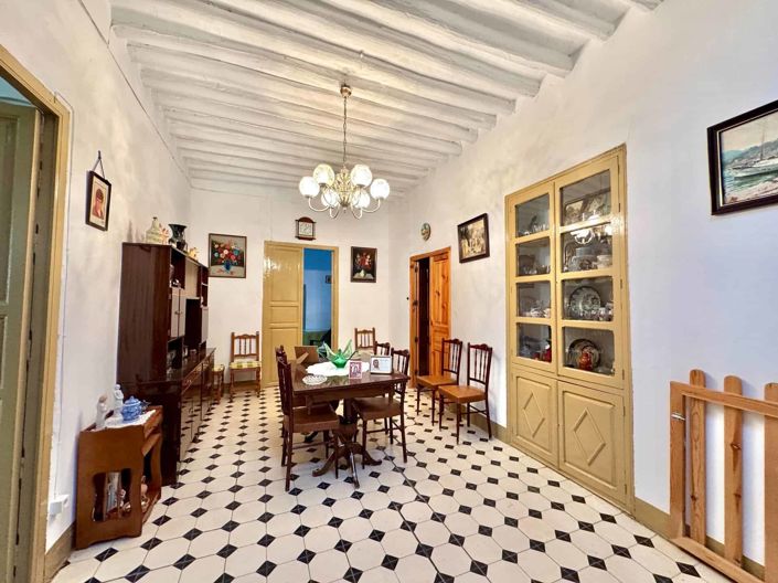 Image No.18-12 Bed Villa for sale