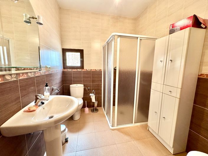 Image No.19-12 Bed Villa for sale