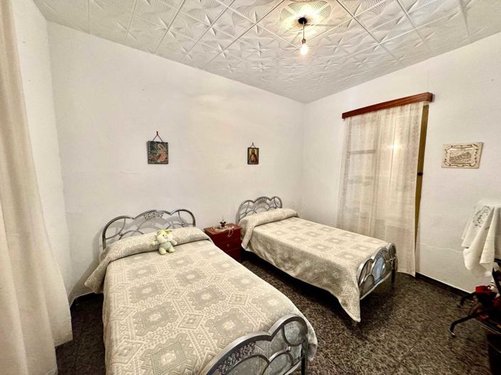 Image No.22-12 Bed Villa for sale