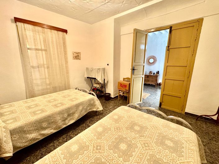 Image No.24-12 Bed Villa for sale