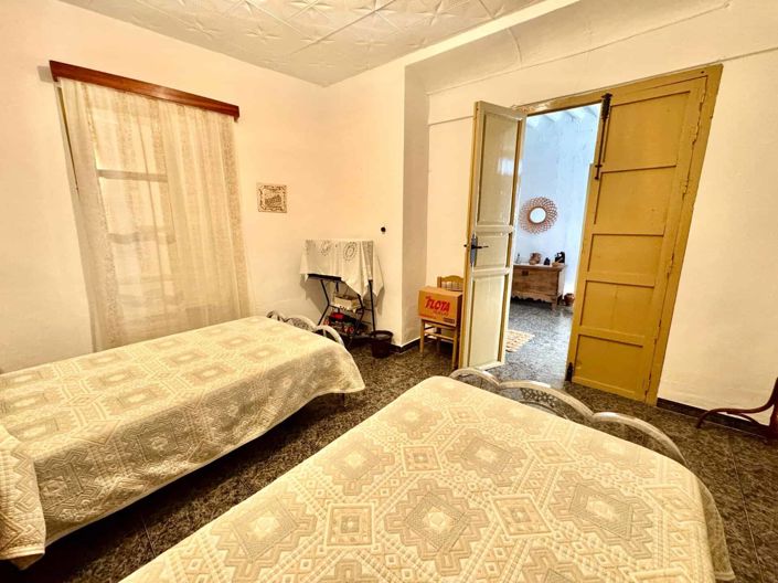Image No.24-12 Bed Villa for sale