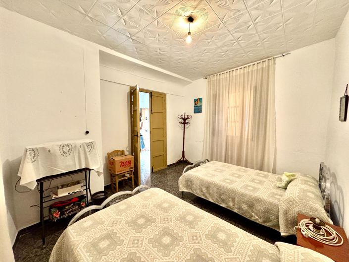 Image No.26-12 Bed Villa for sale