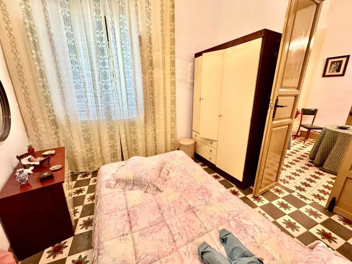 Image No.35-12 Bed Villa for sale