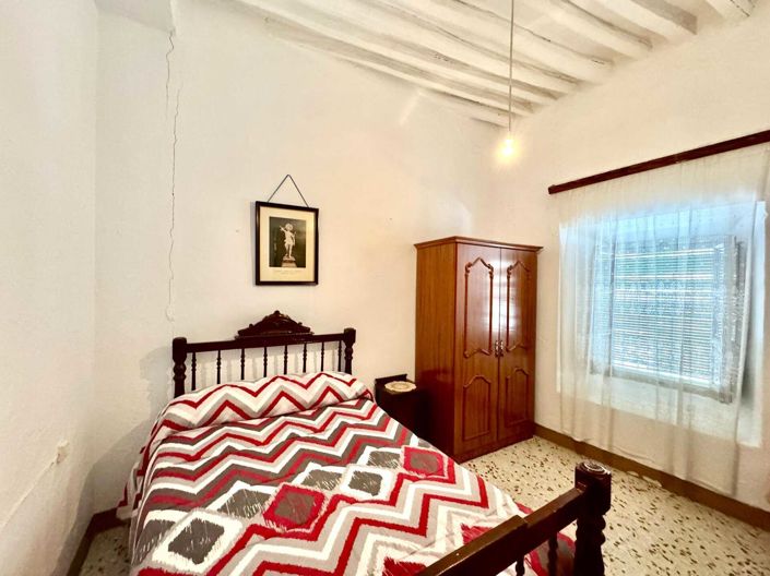 Image No.41-12 Bed Villa for sale