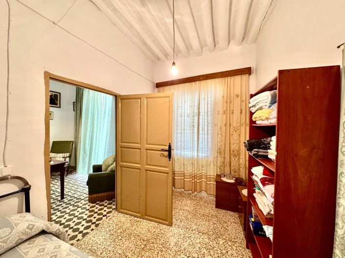 Image No.45-12 Bed Villa for sale