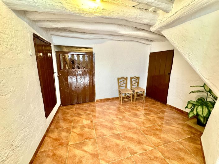 Image No.46-12 Bed Villa for sale