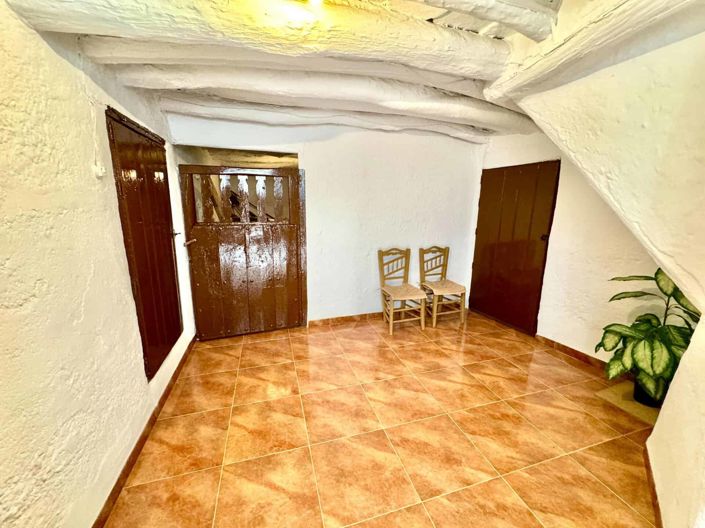 Image No.46-12 Bed Villa for sale