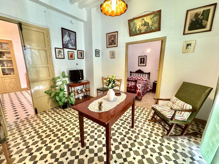 Image No.6-12 Bed Villa for sale