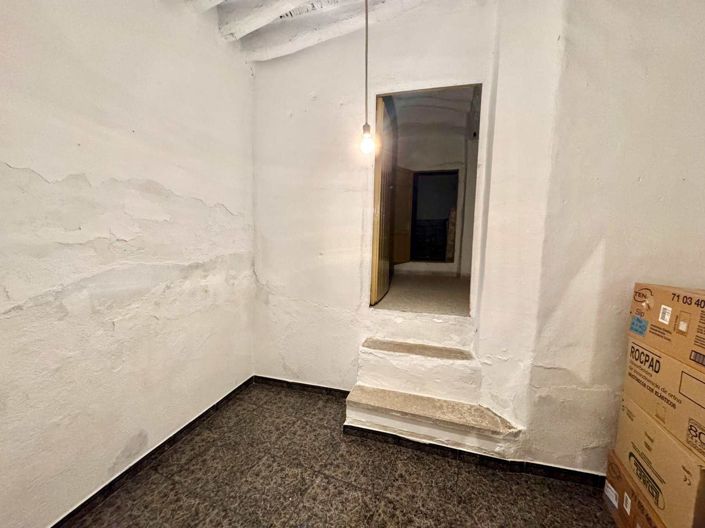 Image No.57-12 Bed Villa for sale